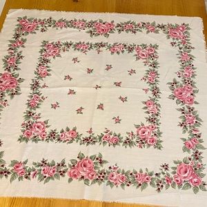 Gorgeous Vintage Roses and Berries Tablecloth Table linen fringed edge scarf